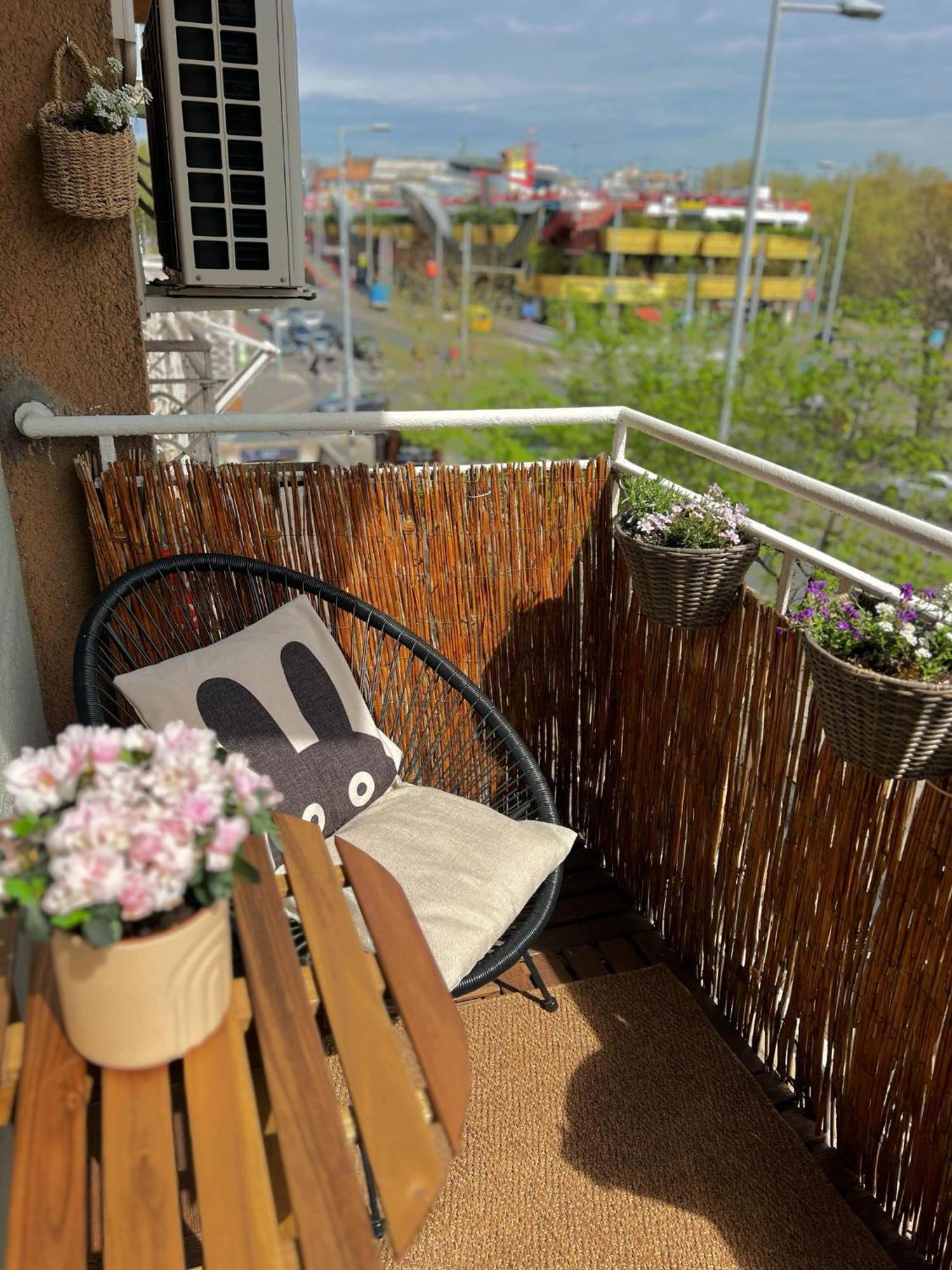 West Budapest Apartman Buitenkant foto