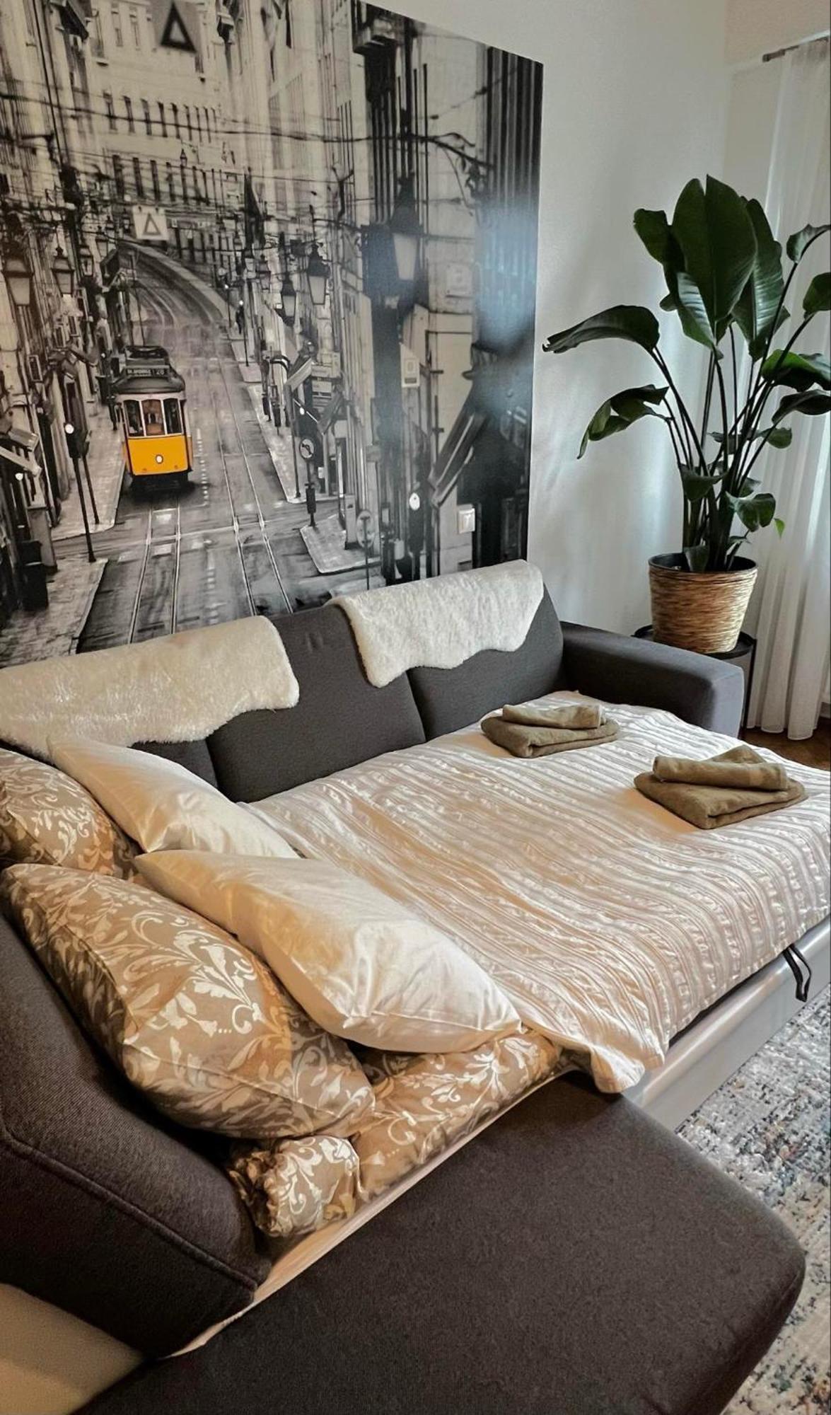 West Budapest Apartman Buitenkant foto